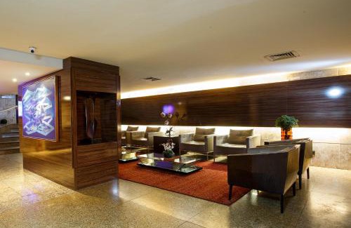 Savassi Hotel | Elegant Savassi Hotel: Poolside Oceanfront Getaway