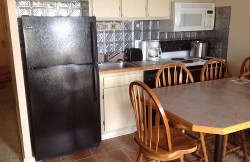 Snowshoe Condo | Budget-Friendly Mountain Lodge with Ski-in/Ski-out Access