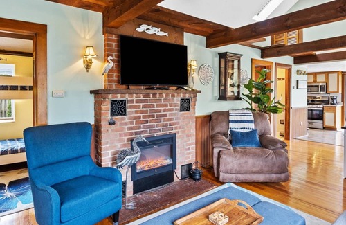 Wareham Center House | Perfect Cape Cod Retreat with Private Courtyard & Pool