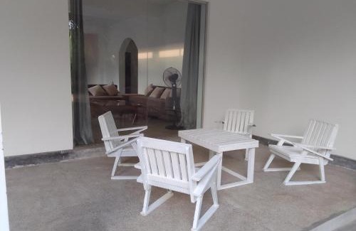 Hikkaduwa Hotel | Budget-Friendly Savendro: Family and Wheelchair Accessible