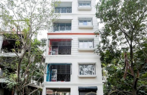 New Town Apartment | Budget-Friendly Rooms with Pet and Child Amenities in Kolkata