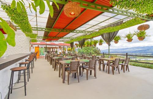 Suesca Hotel | Experience Luxury at Savieza Life with Pool and Spa