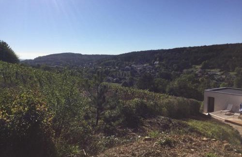 Savigny-les-Beaune Villa | Exquisite Savigny View with Inviting Hot Tub and 9.7 Rating