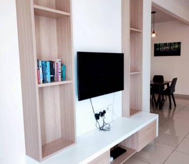 Batu 9 Cheras Apartment | Cozy 2-Bedroom Saville Cheras with Pool & Ocean View