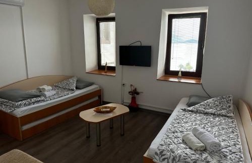 Varosh Apartment | Discover Savin Apartment: Oceanfront Pet-Friendly Retreat