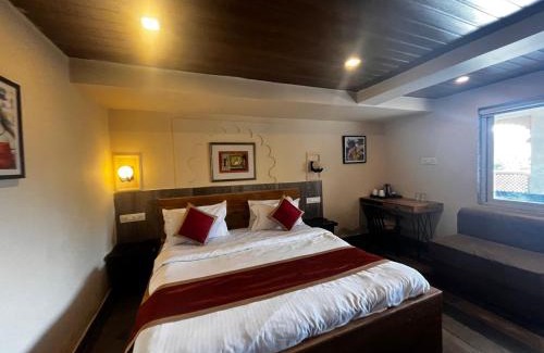 Sardarshahar Hotel | Savitro Palace