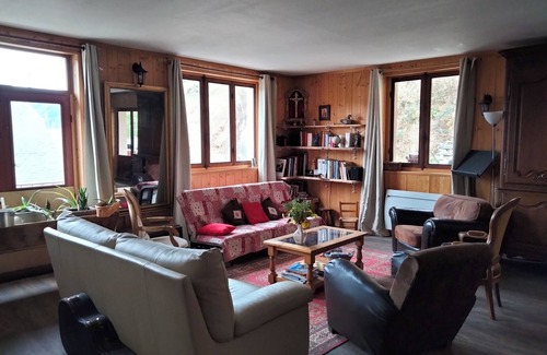 Montaimont Ski Chalet | Spacious Savoie Apartment in St François Longchamp, 12 Guests