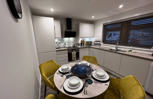 Cullen House | Experience the Coastal Retreat at Salt View Cullen Hotel