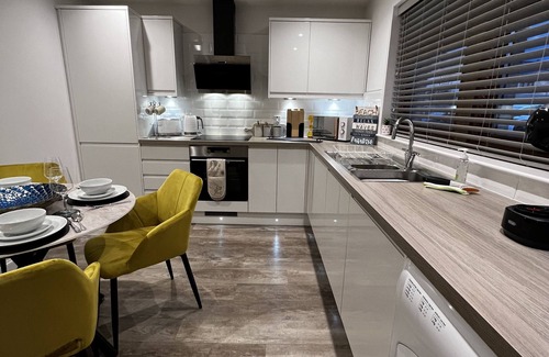 Cullen House | Experience the Coastal Retreat at Salt View Cullen Hotel
