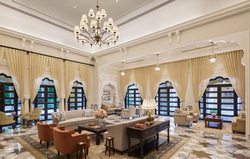 Rambagh Hotel | Exquisite Sawai Man Mahal: 5-Star Oceanfront Escape