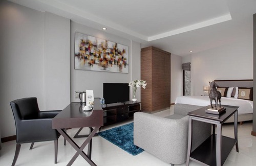 Bendungan Hilir Hotel | Budget-Friendly Sawana Suites with Pool & Breakfast Options