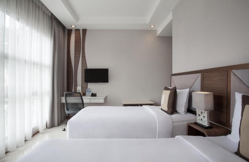 Bendungan Hilir Hotel | Budget-Friendly Sawana Suites with Pool & Breakfast Options