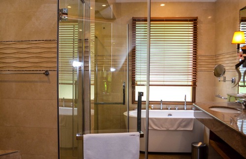 Naivasha Cabin | Discover Sawela Lodge: Family-Friendly with Pool & Dining