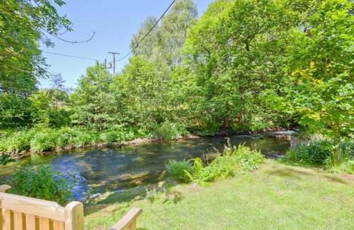 Penny Bridge House | Relax at Sawmill Cottage, Pet-Friendly Retreat by Coniston Water