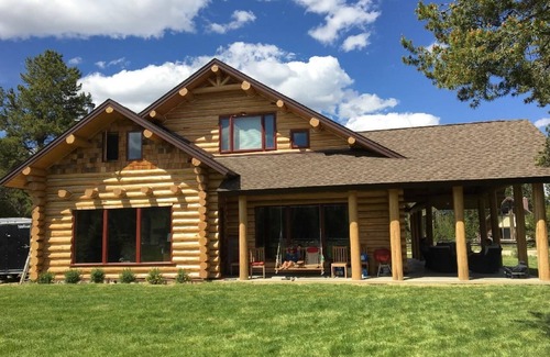 Stanley House | Elevated Sawtooth Mountain Log Cabin with Breathtaking Views