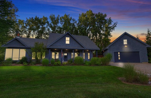 Harbert House | Discover Stay Gold: Your Ideal Sawyer Retreat Near the Beach