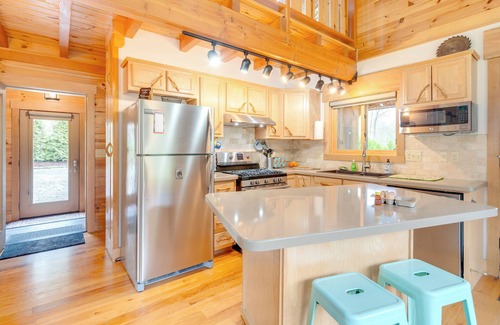 Skyland Cabin | Relax at Sawyer’s Cabin with Hot Tub, Near Asheville