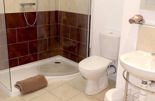 West Looe Bed & Breakfast | Comfortable Sawyers Bed and Breakfast with Delicious Breakfast