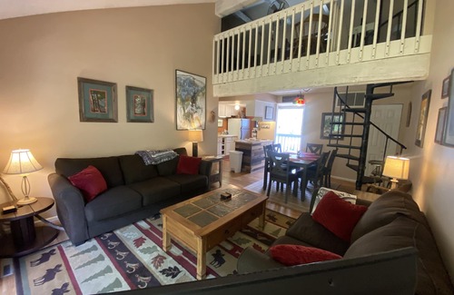 Georgetown Condo | Pet-Friendly Saxon Mountain Condo Near Georgetown Lake