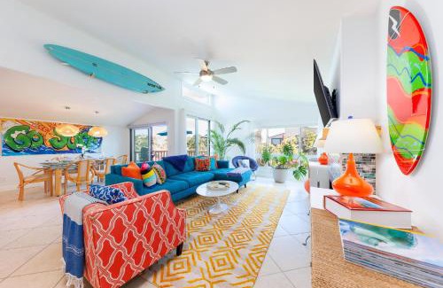 Solana Beach House | Relax at SB-503: Cali Surfer Lounge with Pool Access