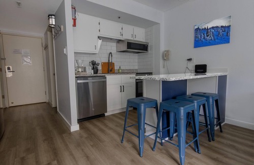 Snowshoe Condo | Renovated Studio with Courtyard Views & Pool Access