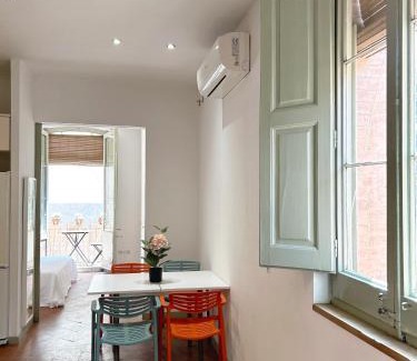 Terrassa Apartment | Central SC Apartment with Balcony, Pet and Child Friendly