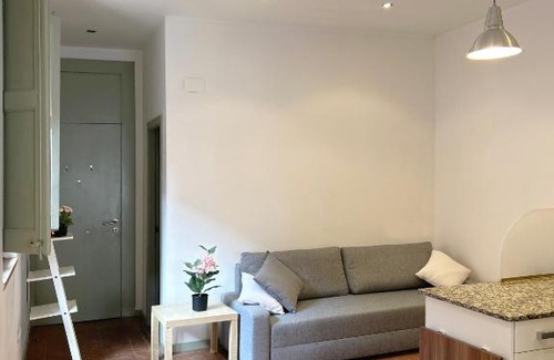 Terrassa Apartment | Central SC Apartment with Balcony, Pet and Child Friendly