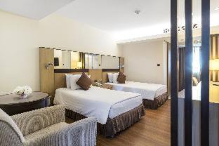 Phlabphla Hotel | Relax at SC Park Hotel with Pool and Oceanfront Views