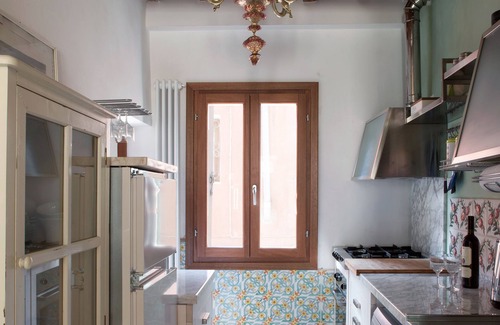Castello House | Scala Mata: Unique 17th Century Apartment Near Biennale