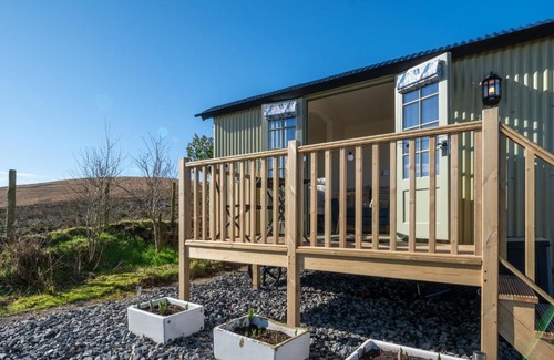 Seascale House | Top-Rated Child-Friendly Scalderskew Shepherds Hut Escape