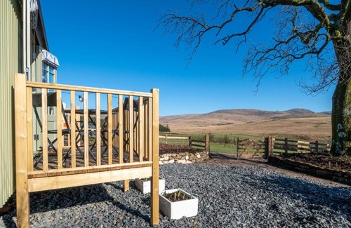 Seascale House | Top-Rated Child-Friendly Scalderskew Shepherds Hut Escape