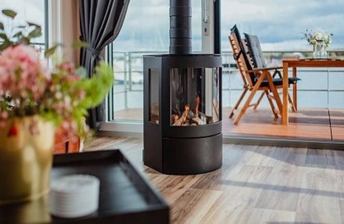 Kroeslin Apartment | Discover Houseboats at Marina Kröslin - Family-Friendly Retreat