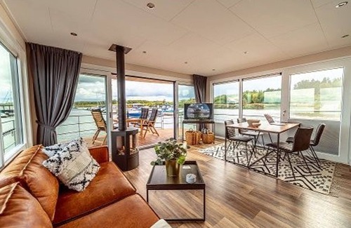 Kroeslin Apartment | Discover Houseboats at Marina Kröslin - Family-Friendly Retreat