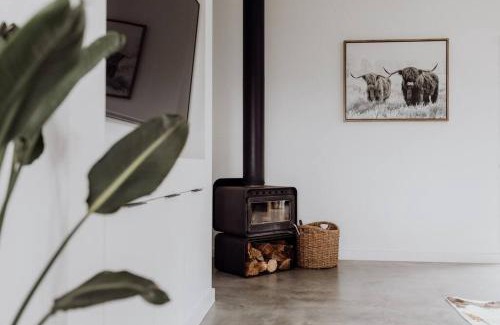 Stieglitz House | Stylish Scandi Retreat at Stieglitz - Sleeps 6, Pet Friendly
