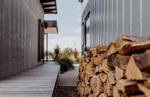Stieglitz House | Stylish Scandi Retreat at Stieglitz - Sleeps 6, Pet Friendly
