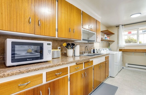 Old Ballard Condo | Stylish Scandi Boho Seattle Apartment with Spa & Kitchen