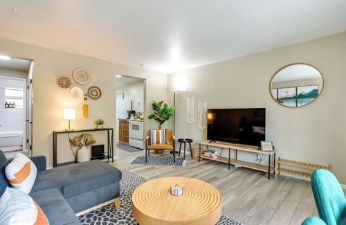 Ballard Apartment | Stylish Scandi Boho Apartment Steps from Seattle Waterfront