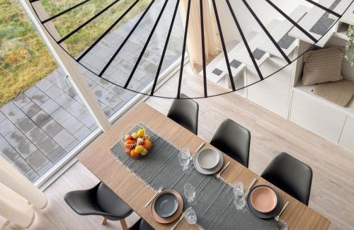 Warstein House | Scandi Micro House: Child-Friendly Retreat with 10/10 Rating