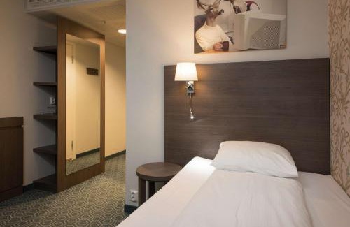 Trondheim Hotel | Discover Scandic Bakklandet: Family-Friendly with Breakfast