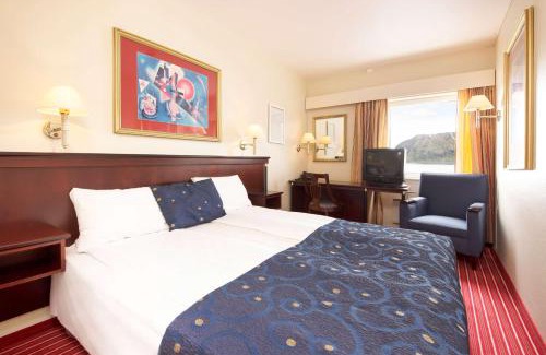 Nordkapp Hotel | Pet-Friendly Scandic Honningsvåg: Family-Approved Stay