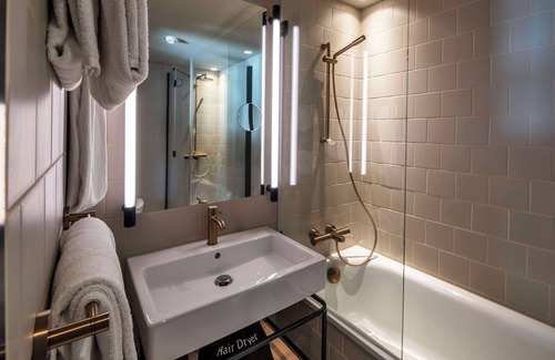 København V Hotel | Cozy Scandic Kødbyen: Family-Friendly with Top Amenities