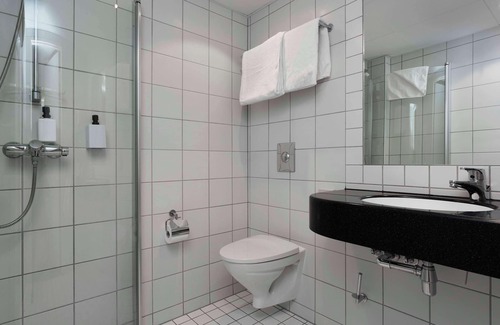 Kirkenes Hotel | Relax at Scandic Kirkenes: Pool, Spa & Family Friendly