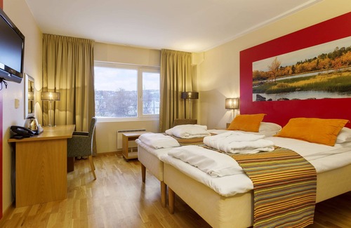 Kirkenes Hotel | Relax at Scandic Kirkenes: Pool, Spa & Family Friendly