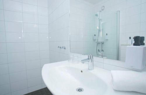 Karlstad Hotel | Relax at Scandic Klarälven: 4-Star Stay with Pool & Dining