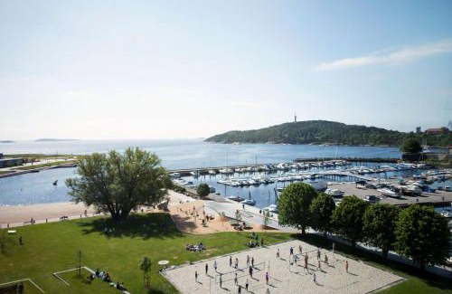 Kristiansand Hotel | Pet-Friendly Getaway at Scandic Kristiansand Bystranda
