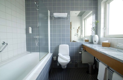 Linkoping Hotel | Stylish Retreat at Scandic Linköping City with Spa & Dining