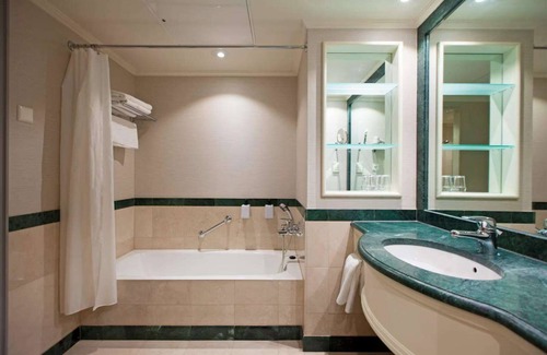 Toolo Hotel | Eco-Friendly Retreat at Scandic Park Helsinki - 4-Star Comfort