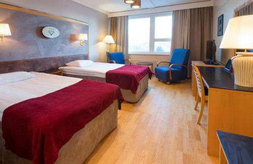Rovaniemi Hotel | Experience Comfort at Scandic Pohjanhovi - Pet Friendly & Pool