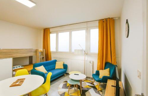 Saint-Sebastien-sur-Loire Apartment | Pet-Friendly Scandin'appart: Ideal for Families & Guests