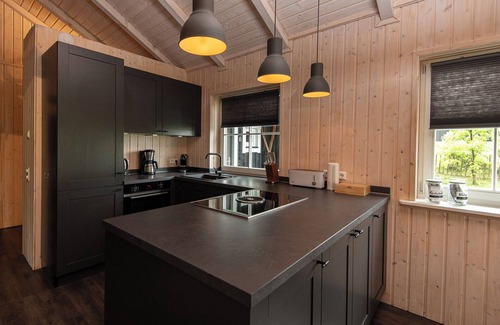 Kuestelberg House | Indulge in a Scandinavian Lodge with Hot Tub near Winterberg